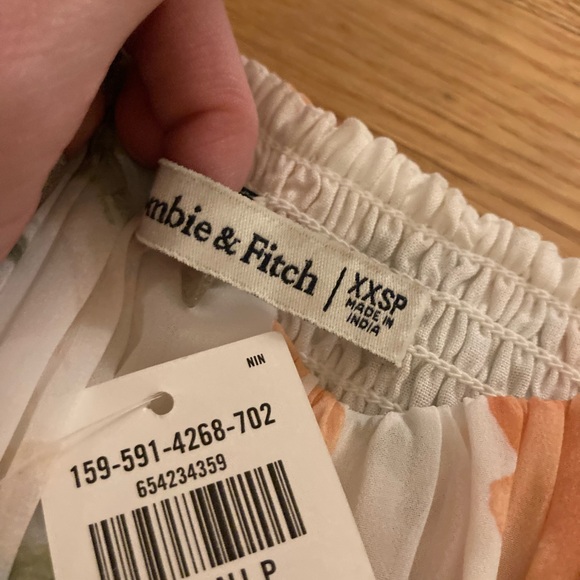 Abercrombie and Fitch Floral Dress - Picture 4 of 6